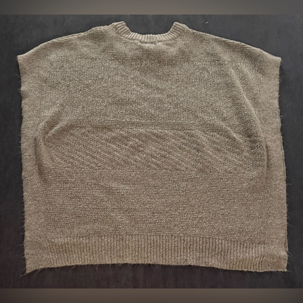 **Universal Thread Soft Greige Crew Neck Sweater – OSFM** - Picture 2 of 4